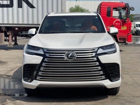 23款雷克萨斯LX600天津港现车直降80万