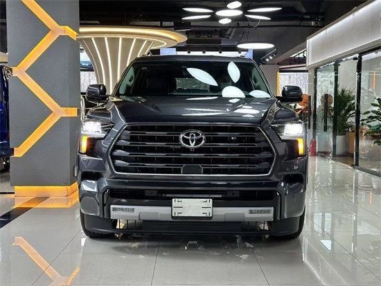 23款丰田红杉进口3.5TT混动94万最低价