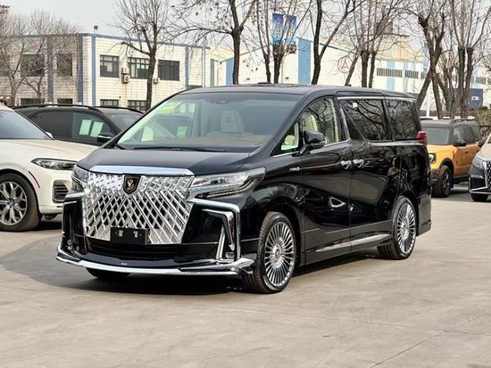 丰田埃尔法加长版车型豪华定制版实拍