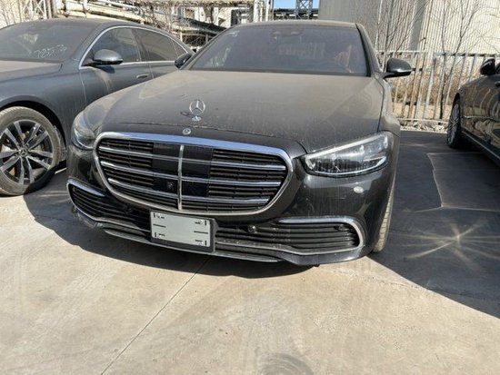 23款奔驰S500价格118起步现车便宜40万