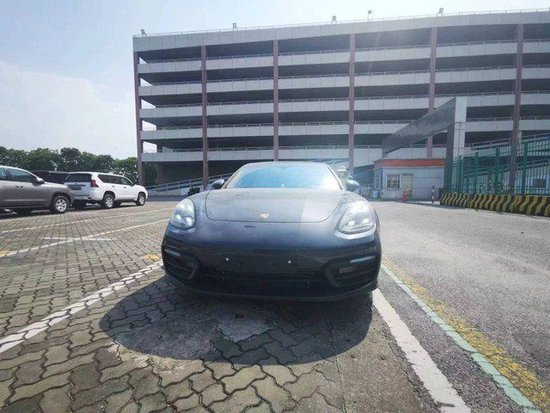 保时捷帕拉梅拉2.9T铂金版 火山灰特惠价