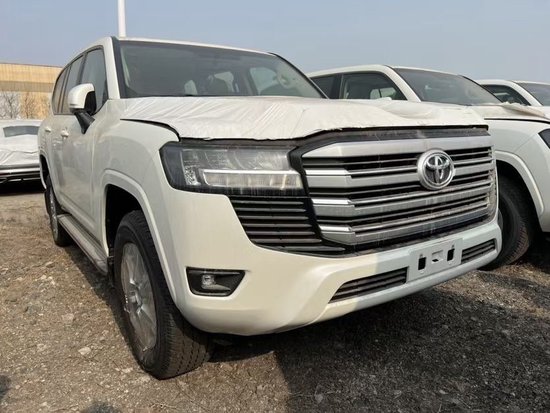 23款中东版酷路泽4000 高配现车最新报价