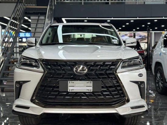 21款雷克萨斯LX570KURO黑曜240万起