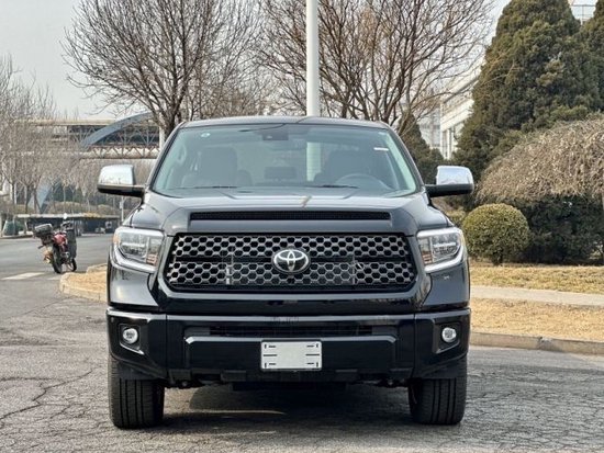 2023款丰田坦途皮卡5.7L万元直降抢购中
