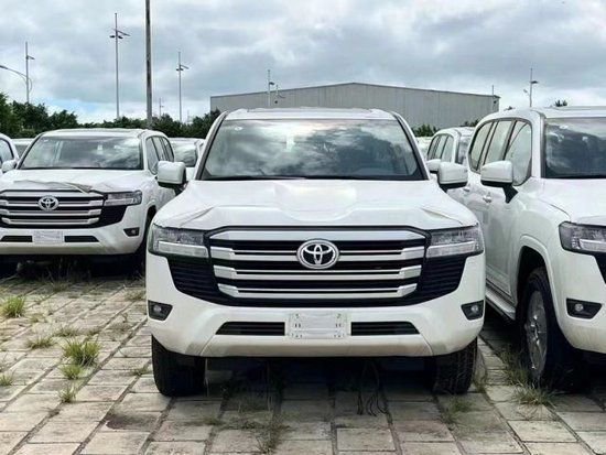 22款酷路泽4000GXR 四气低配78万起售