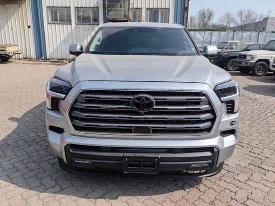 23款丰田红杉3.5TT混动现车90余万起售