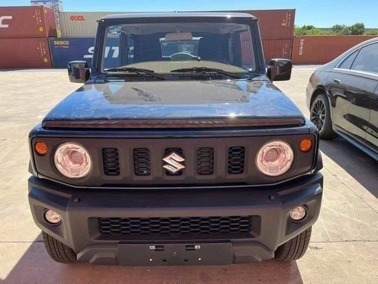 2023款铃木吉姆尼港口现车20多万起售