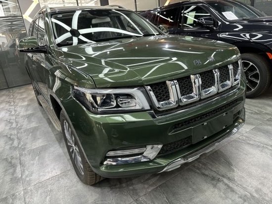 北京BJ90仅售30万起 丛林绿/黑手续随车