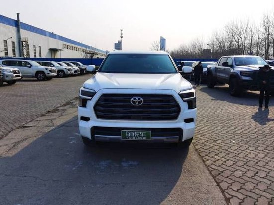 23款丰田红杉现车手续齐最低价95万起售
