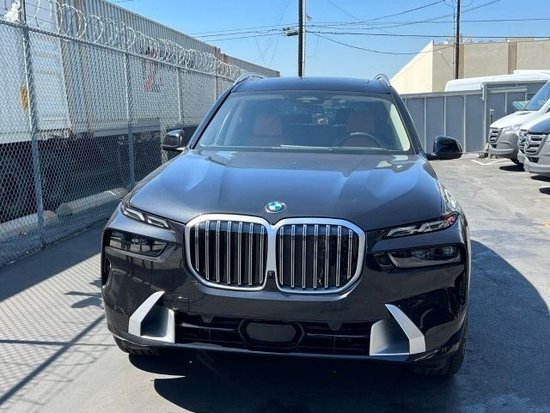 23款宝马X7美规版黑/棕停车辅助包报价