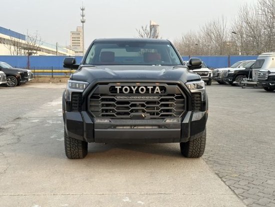 23款丰田坦途3.5T混动现车最低48万起售