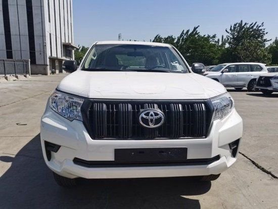 2022款丰田霸道2700 46万起价现车来袭