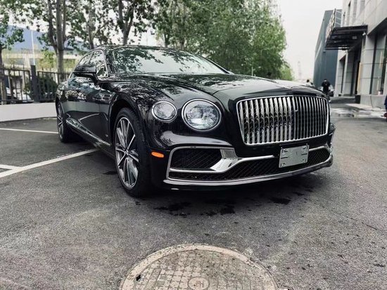 2023款宾利飞驰国六现车优惠30万售全国