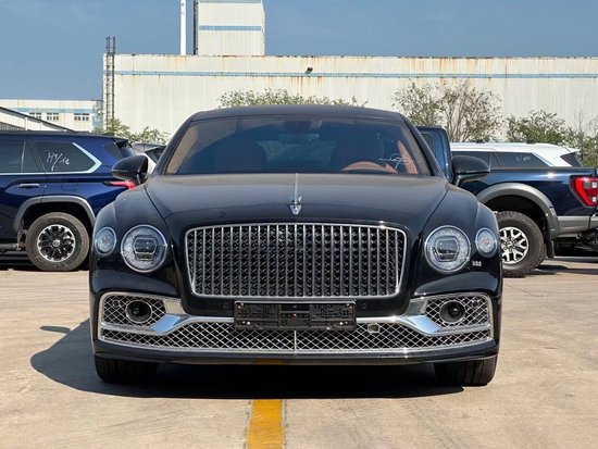 23款宾利飞驰雅度版4.0T现车配置价格