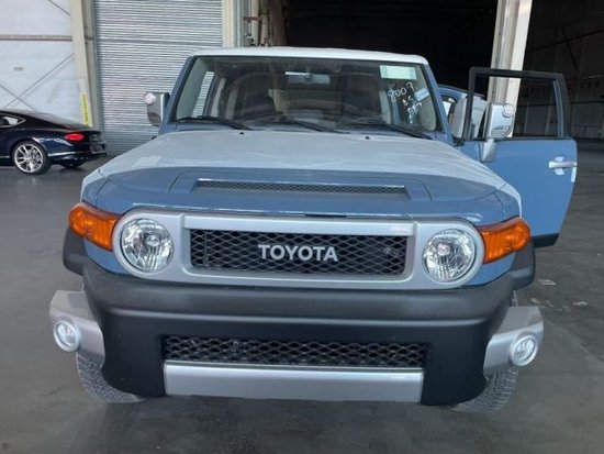 22款丰田FJ酷路泽4.0GXR两气 特价58万