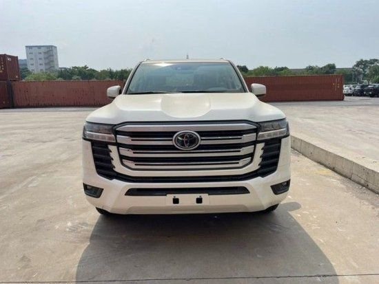 23款丰田酷路泽4000西安现车77万起售