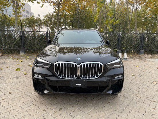 平行进口2022款宝马X5全景天窗优惠出售