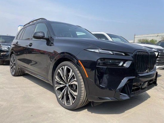 23款加版宝马X7顶配 港口现车最新优惠