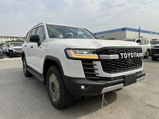 22款酷路泽LC300GR运动3.3T柴油150多万