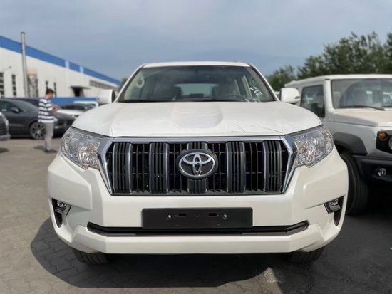 23款霸道4000TXL九气真皮座椅报价69万