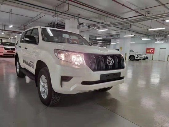 2022款丰田霸道2700 大批现车46万起步