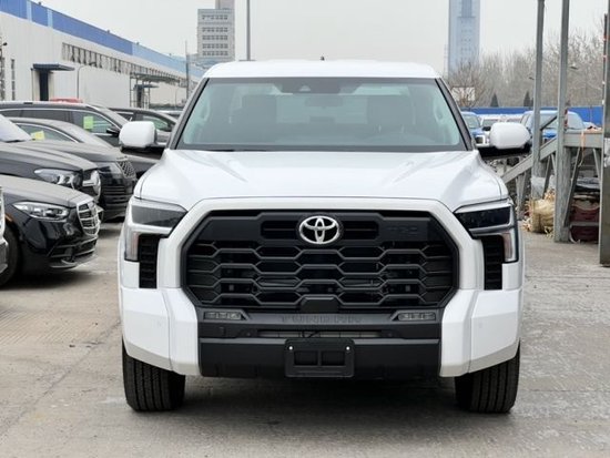 23款丰田坦途3.5t发动机国六环保现车