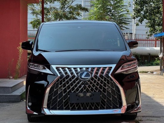 雷克萨斯LM300港口最新报价128万提车