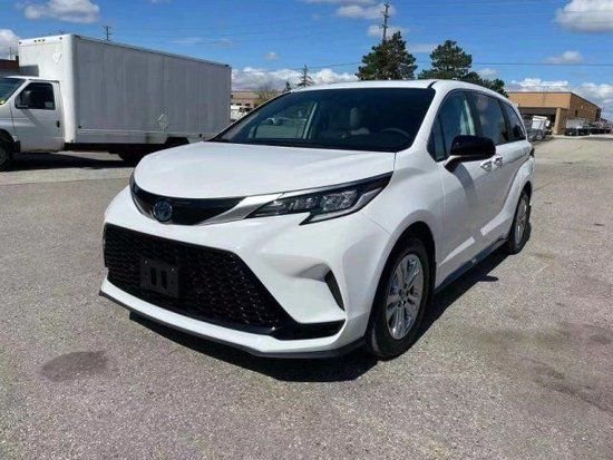 23款丰田塞纳2.5L油电混合四驱价格52万