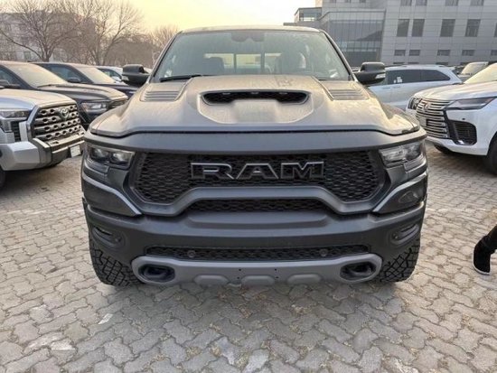 23款道奇霸王龙6.2T现车手续齐82万起步