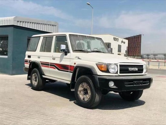 23款丰田LC76复古神车港口最新价60万