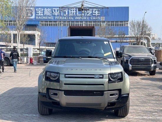 23款路虎卫士汽/柴油全系现车港口报价