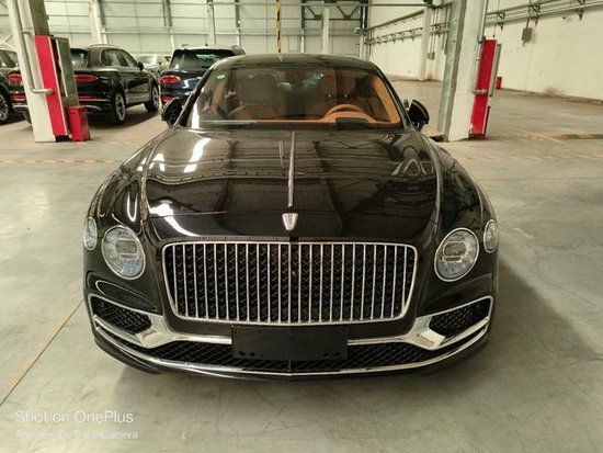 23款宾利飞驰本月冲量跌破249万元色全