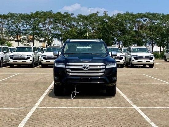 2022款酷路泽LC300中东版3.5T 85万起