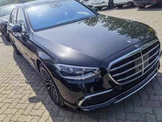 天津港奔驰S580实拍现车 最新价格行情