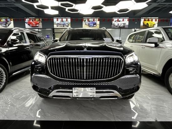 2023款奔驰迈巴赫GLS600最新报价260万