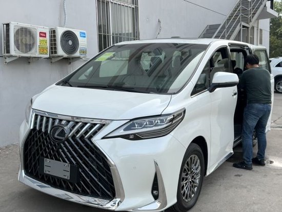 天津港23款雷克萨斯LM300h 最新优惠