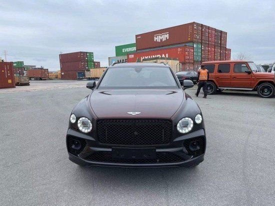 23款宾利添越4.0T雅度版 现车260万起