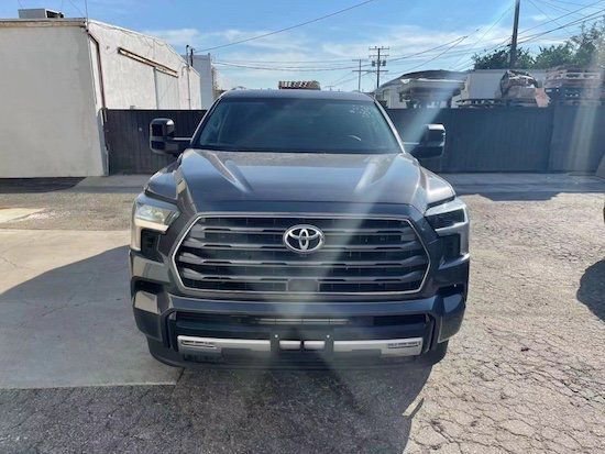 23款丰田红杉最新降价行情90余万可分期