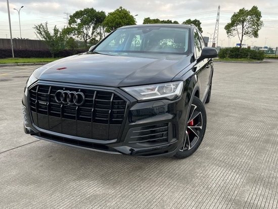 23款奥迪Q7七座3.0T黑耀港口最新优惠