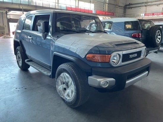 23款丰田FJ酷路泽4.0L现车49万起手续齐