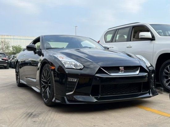 23款日产GTR 3.8T天津现车优惠30万起