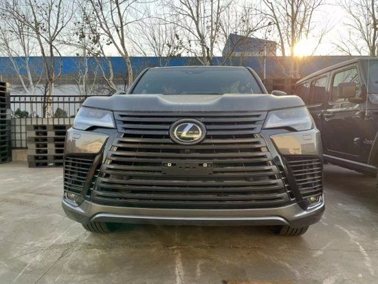 中东版低级配置23款雷克萨斯LX600现车