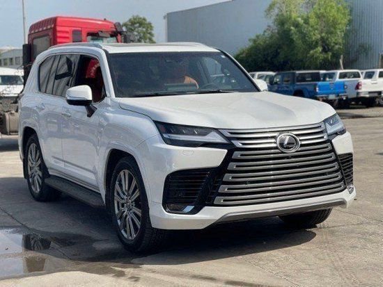 23款雷克萨斯LX600搭3.5双涡轮暴跌60万