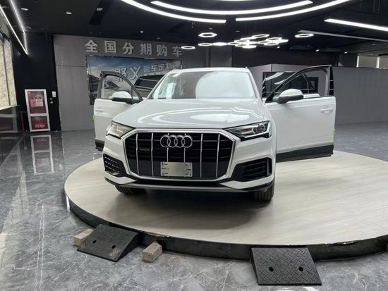 奥迪Q7 2.0T港口最新报价50万起