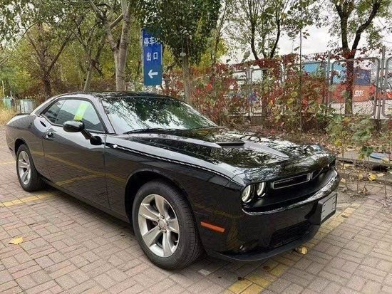23款道奇挑战者3.6L颜色可选现车39万起