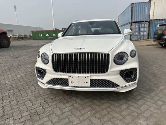 23款宾利添越长轴雅度版4.0T 直降60万