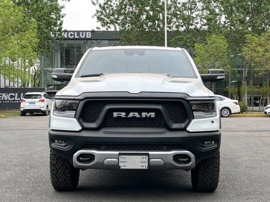 道奇公羊叛逆者大自吸皮卡天津现车出售