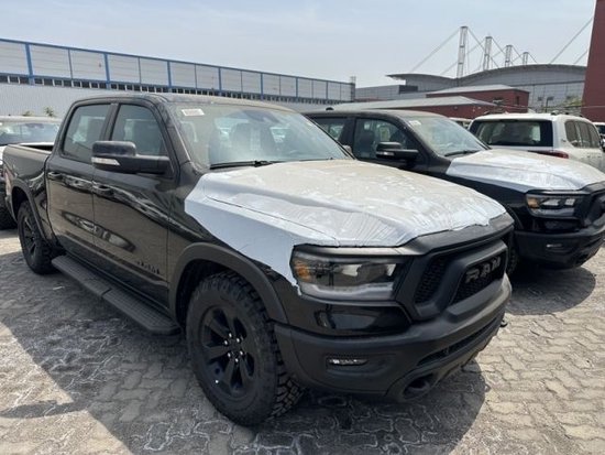 23款道奇叛逆者5.7L大量现车年底钜惠