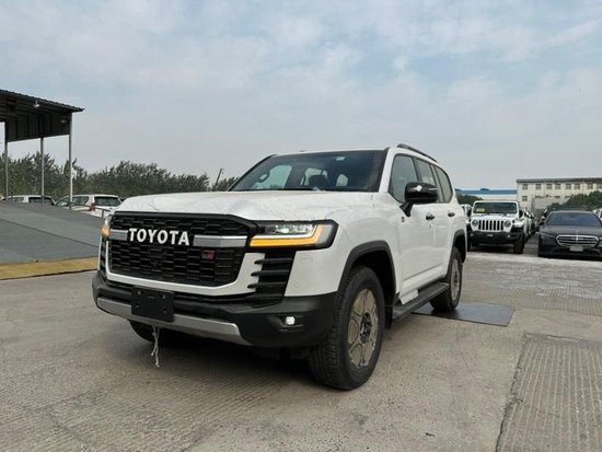 丰田LC300柴油版港口最新报价及图片