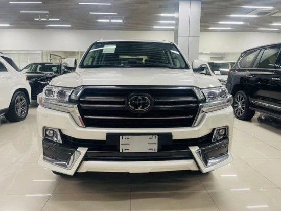 天津港丰田酷路泽5700标配131万可分期